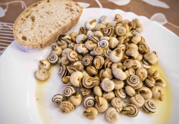 5 sítios onde pode comer caracóis no Grande Porto — com finos a acompanhar