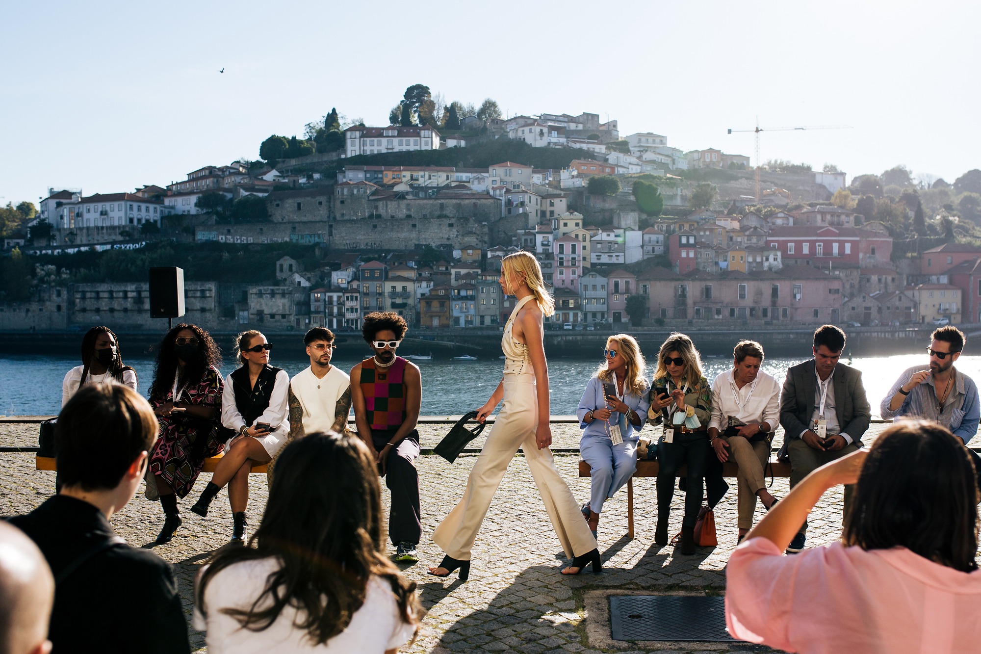 Novos talentos da moda em destaque no primeiro dia de desfiles no Portugal  Fashion, Reportagem