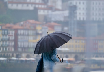 Sol de pouca dura. Vem aí mais uma semana de chuva no Porto