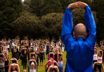 As aulas de ioga e Pilates gratuitas já regressaram aos parques do Porto
